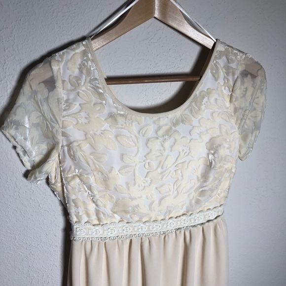 Flying Tomato Cream Velvet Burnout Dress - Picture 4 of 7